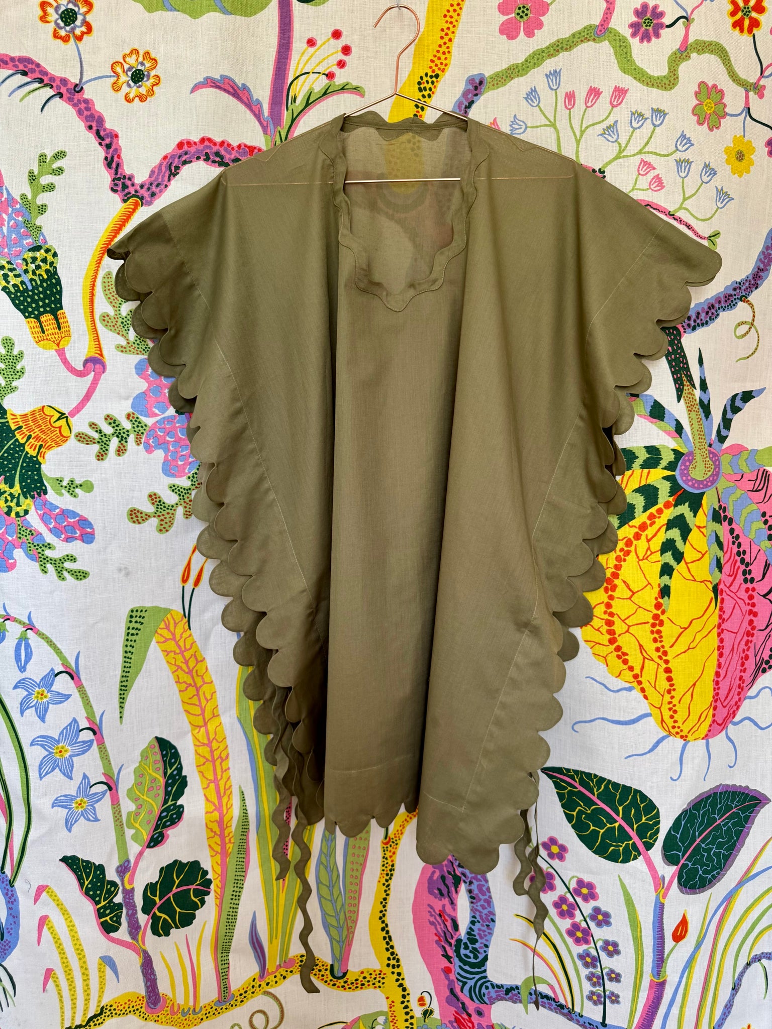 DRESSES – HORROR VACUI