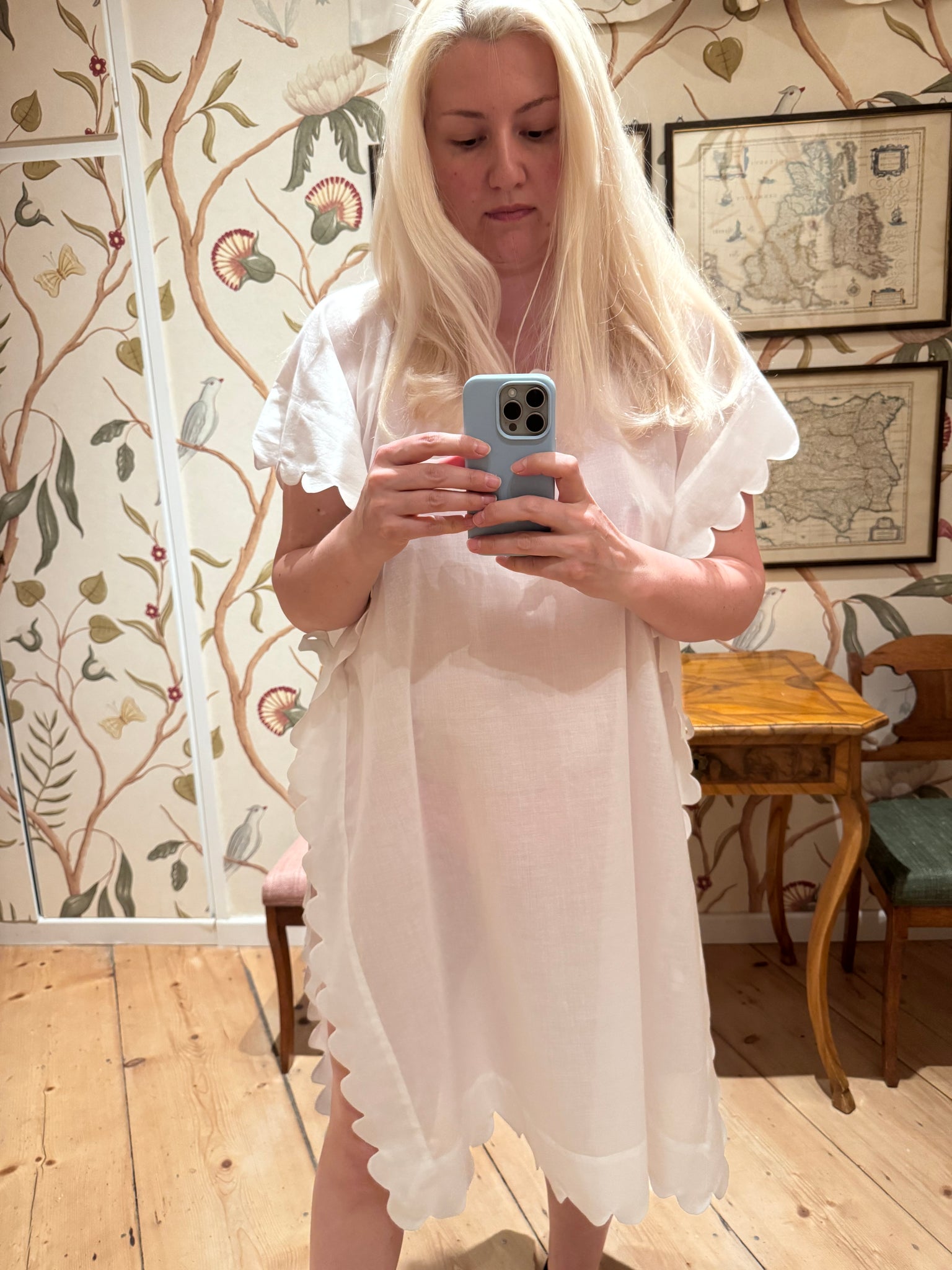 DRESSES – HORROR VACUI