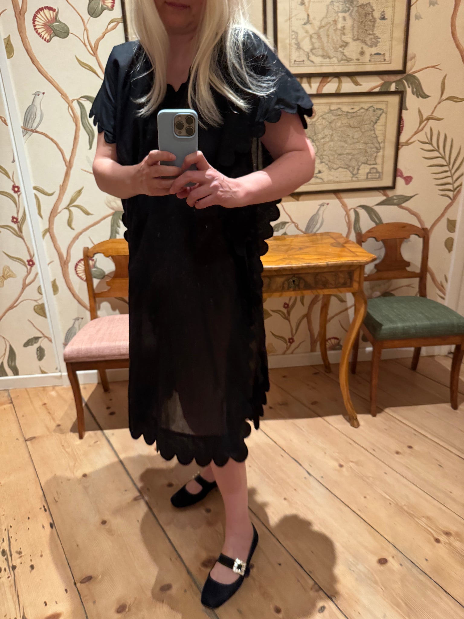 DRESSES – HORROR VACUI